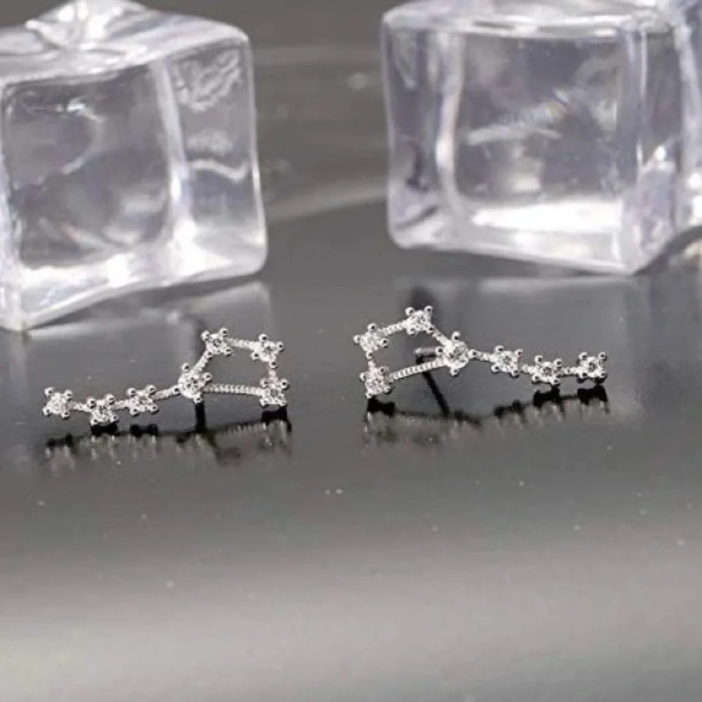 NEW Stylish Dipper Shaped Stud Diamond Earrings - Picture 4 of 4
